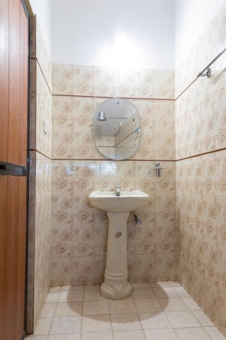 Villa Barbosa, 2 Bhk Villa & Luxury Rooms Near Colva, Sernabatim, Benaulim Beach Eksteriør bilde